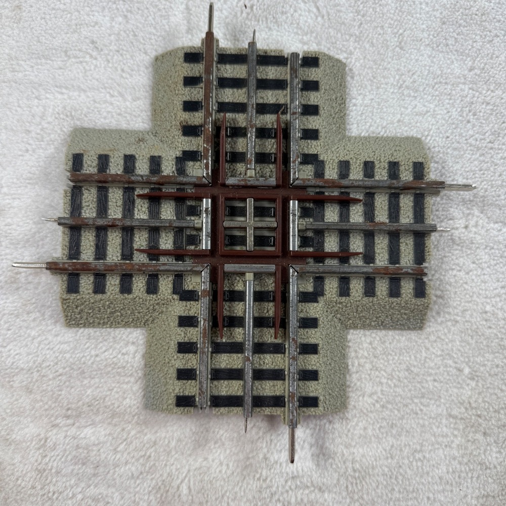 Lionel FasTrack 90 Degree Crossing O Gauge Model Train Track 612019 Gray Ballast